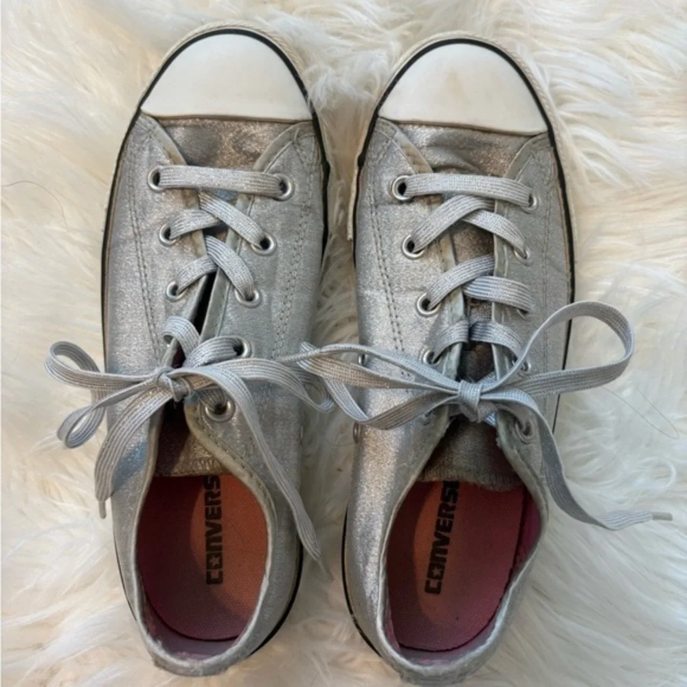 EUC Converse Chuck Taylor All Star Low-Top Sneaker Kids Size 3